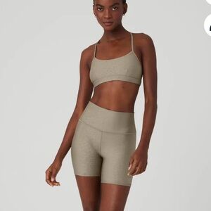 NEW ALO YOGA 5" Airlift High-Waist Leopard Debossed Biker Short Set - Gravel